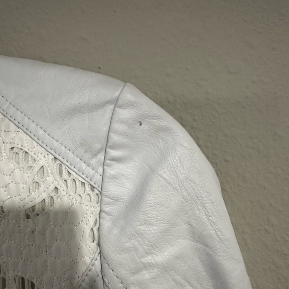 White leather jacket with lace - Picture 7 of 8